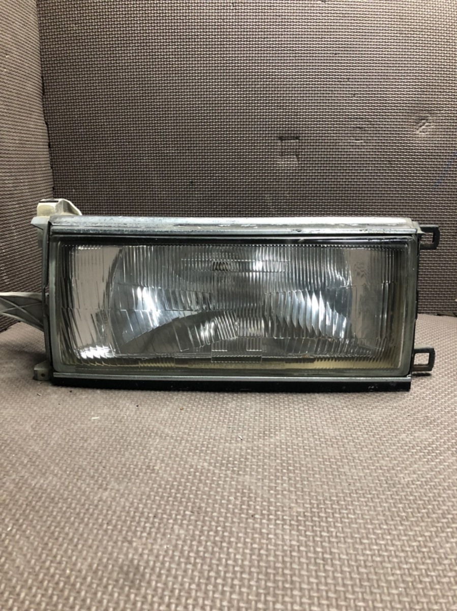 マークⅡ　GX71 セダン　右ヘッドライト　KOITO 20-156_1
