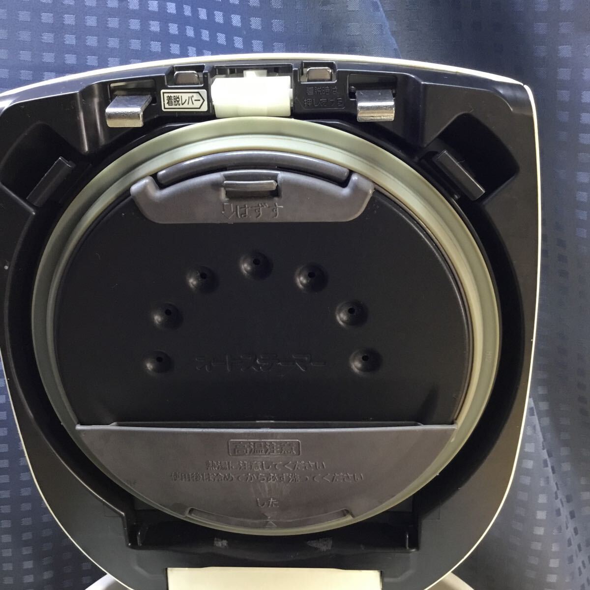 (100285G) 2012年製 HITACHIタイガー 炊きたて IH 炊飯ジャー RZ-KX100J 5.5合炊き 炊飯器 中古品_4