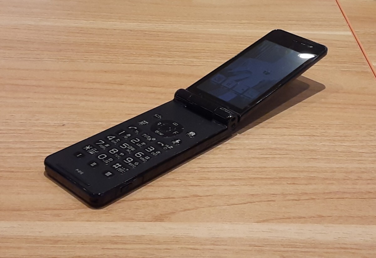 携帯電話 NTT ドコモ P-01E 黒 ブラック パナソニック docomo ガラケー