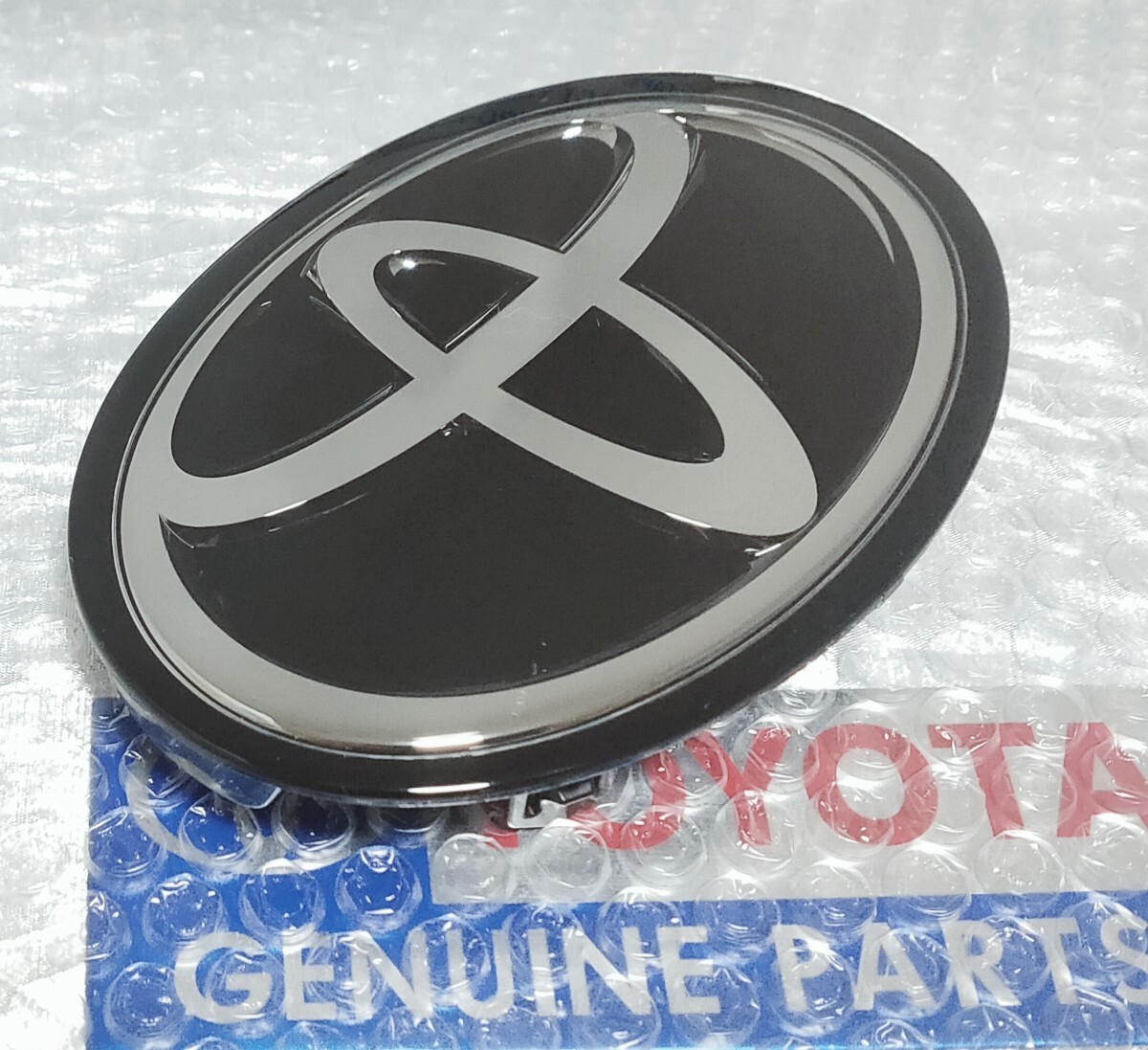 カローラツーリング　エンブレム　フロントグリルセット　北米仕様　新品　トヨタ純正　ミリ波レーダ　新品・未使用　★★送料無料★★_6