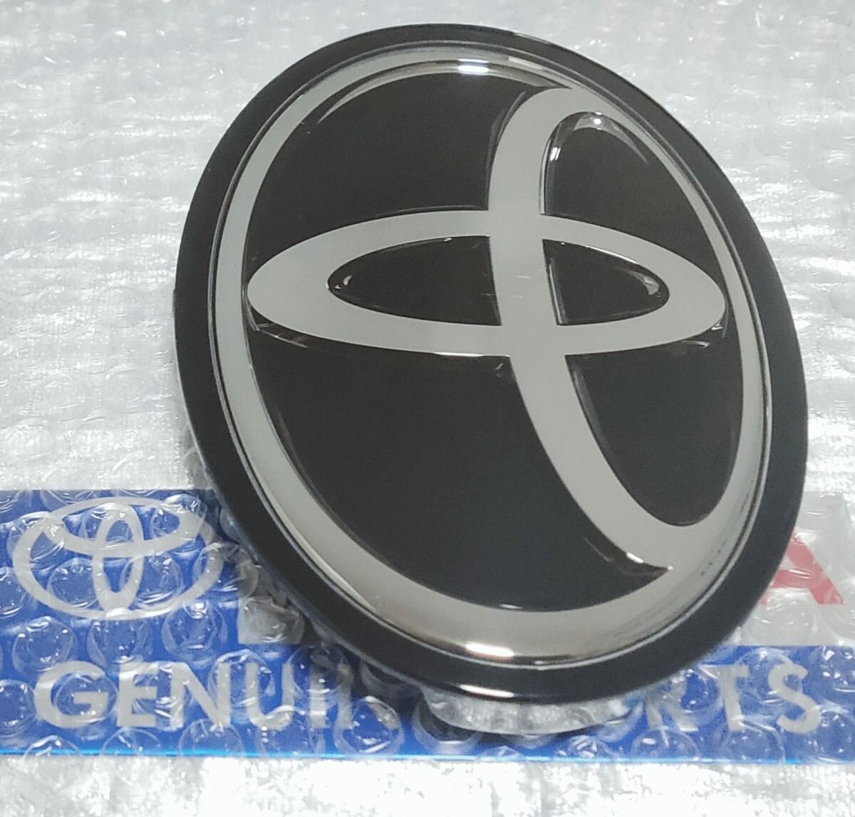 カローラツーリング　エンブレム　フロントグリルセット　北米仕様　新品　トヨタ純正　ミリ波レーダ　新品・未使用　★★送料無料★★_9