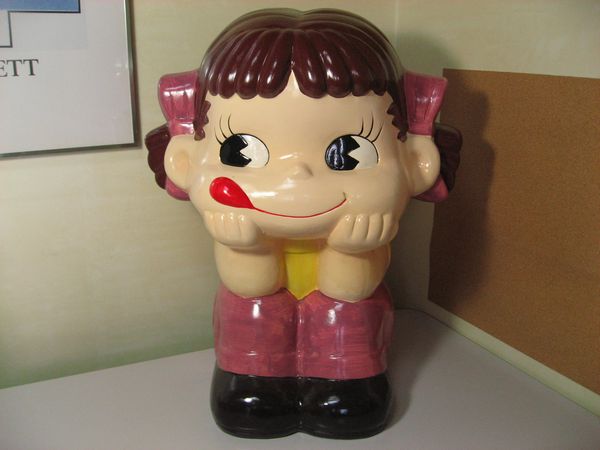 不二家　ジャンボペコちゃん人形　✨No.5485✨　陶器　FUJIYA ♪不二家 ジャンボペコちゃん人形 陶器製 高さ約60cm♪(ペコちゃん