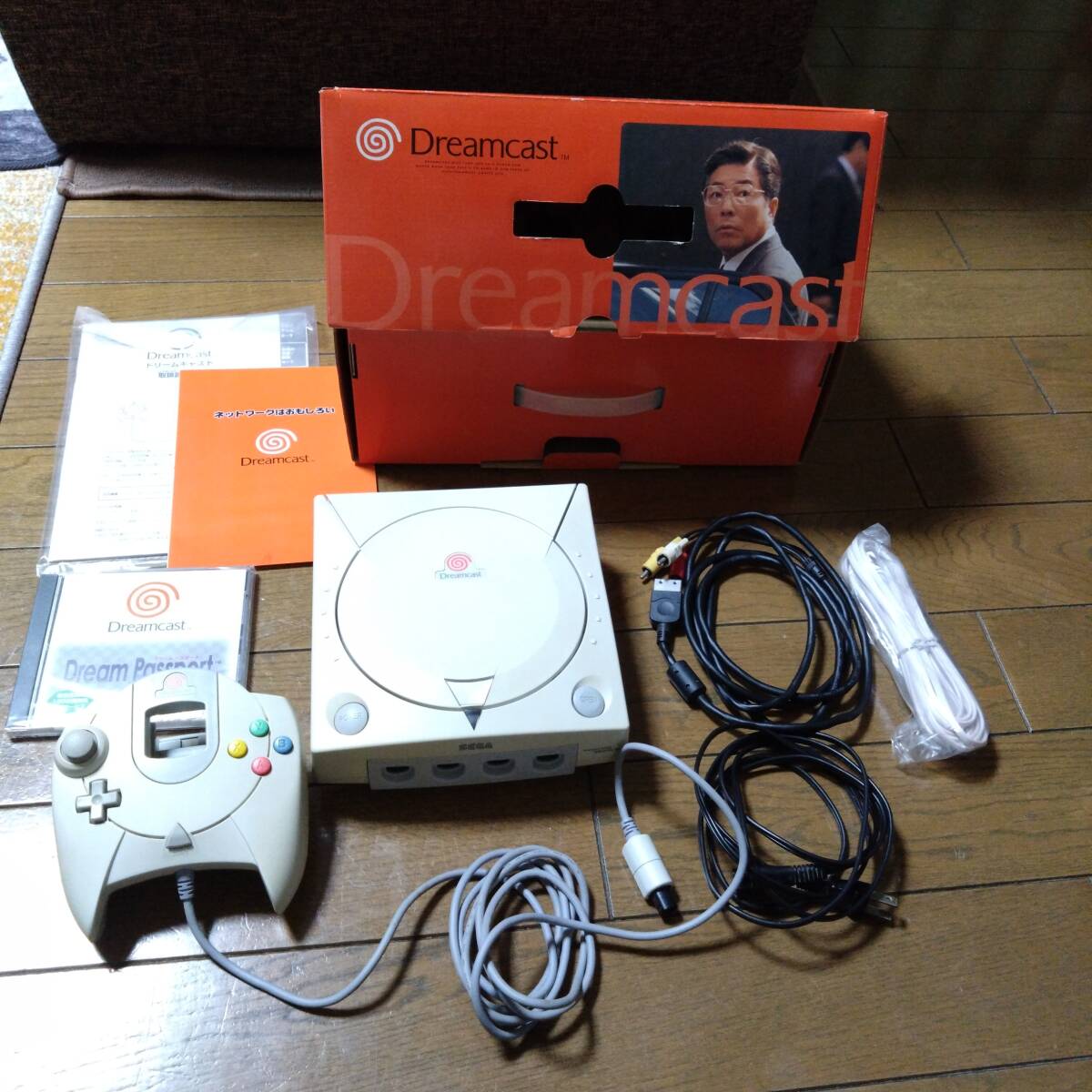 レア 美品　ソフト付き　HKT-3000　湯川専務　湯川英一　ドリームキャスト　本体　HKT−5100 HKT3000 _3