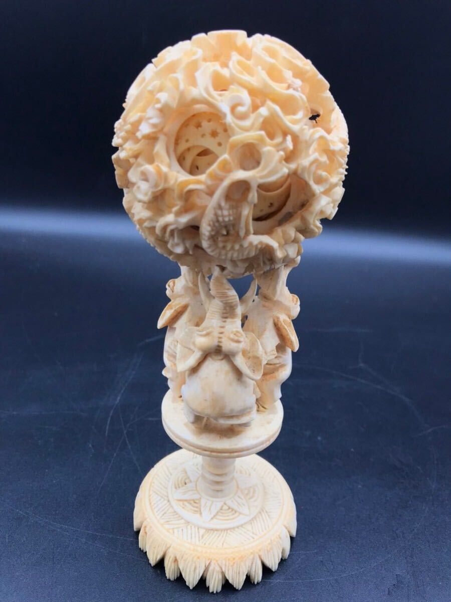 川端 11月 No.29 象牙風 置物 中国美術 彫刻 天球 アンティーク 飾り用