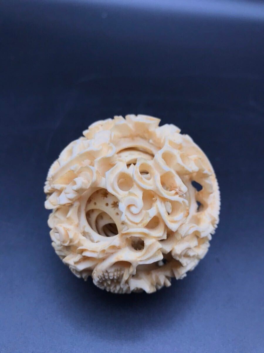 川端 11月 No.29 象牙風 置物 中国美術 彫刻 天球 アンティーク 飾り用