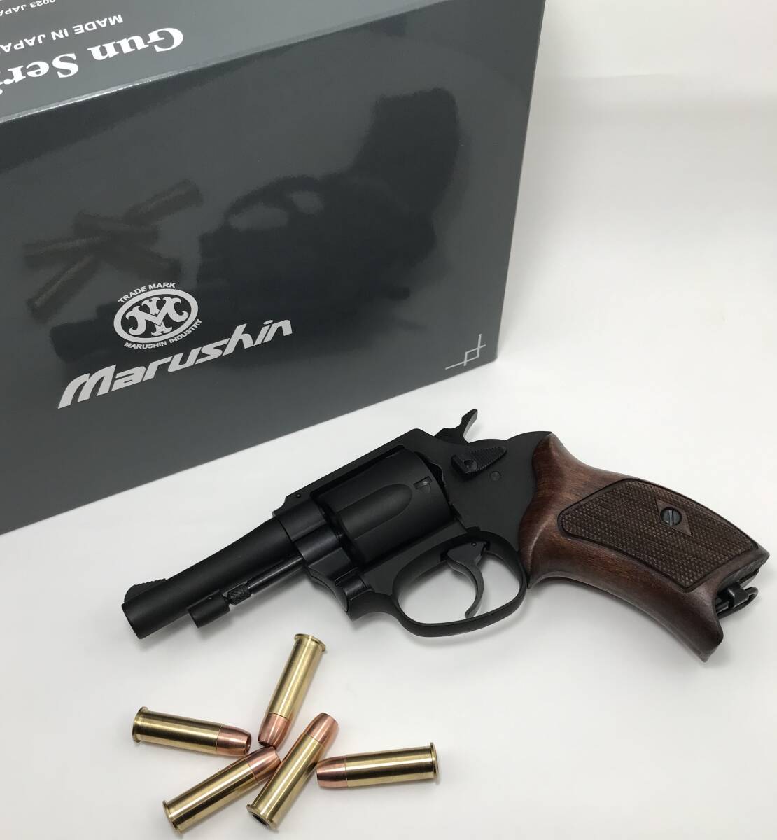 マルシン ポリスリボルバー 77ミリ銃身 木製グリップ仕様 ブラック