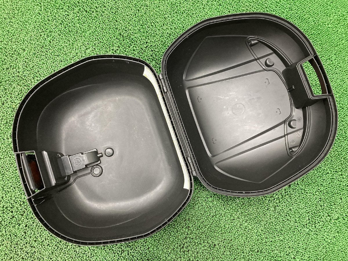GIVI製 トップケース 社外 中古 バイク 部品 鍵 ベース付き リアボックス テールボックス モノロック ペイント素材に_3