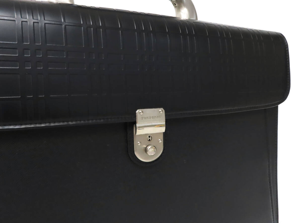 24269 美品 BURBERRY バーバリー ノバチェック柄 エンボス 鍵付き
