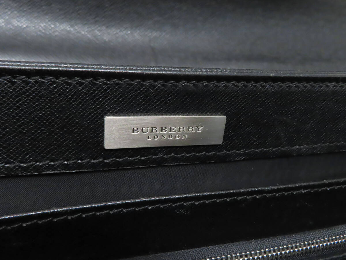 24269 美品 BURBERRY バーバリー ノバチェック柄 エンボス 鍵付き 