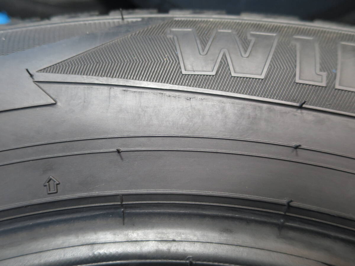 22年製バリ山 215/65R16 98Q ◆ダンロップ WINTER MAXX WM02◆ 4本 A2250 スタッドレス 215&frasl;65R16 WINTER MAXX - WM01◇ R520