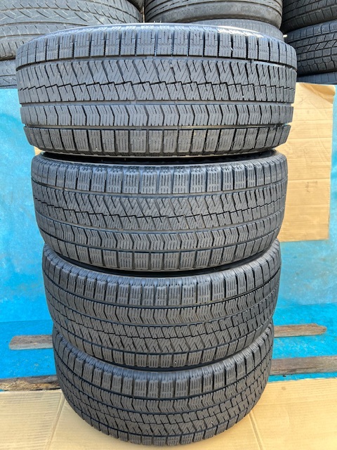 中古タイヤ 215/55/17 BRIDGESTONE BLIZZAK VRX2 スタッドレス 4本
