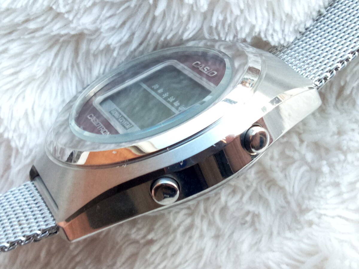 美品 CASIO カシオトロン TRN-03 ボルドー デジタル腕時計 90年代 