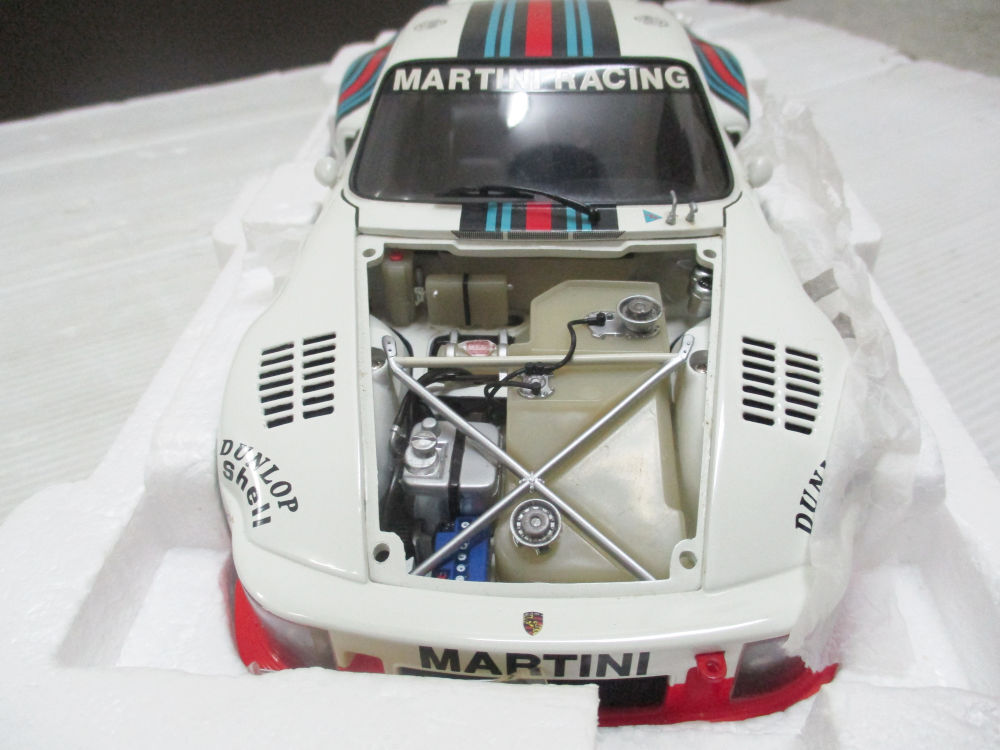 2087) 開封のみ exoto エグゾト 1/18 Porsche 935 MARTINI RLG18104 #1