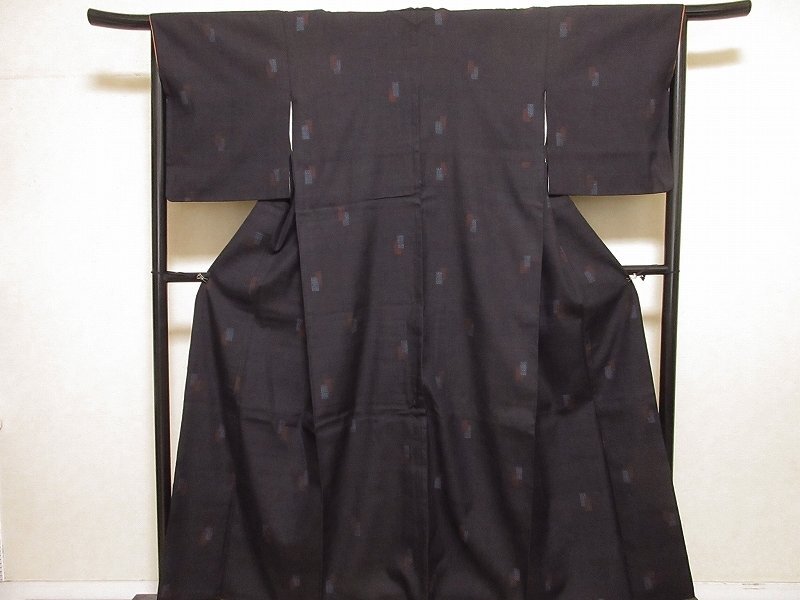 本場結城紬 極上の逸品 ドークブア ドークブア□本場結城紬 100亀甲