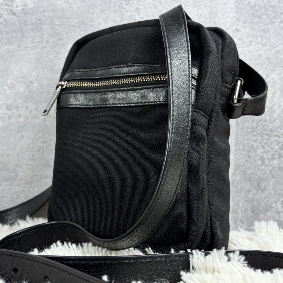 極美品 サンローラン SaintLaurent ショルダーバッグ サコッシュ