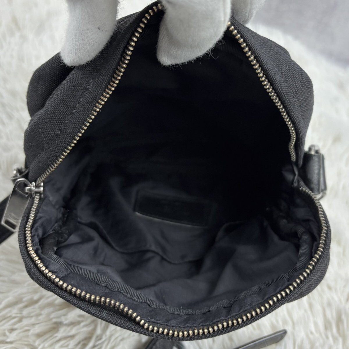 極美品 サンローラン SaintLaurent ショルダーバッグ サコッシュ