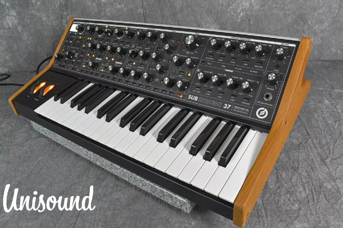 MOOG モーグ SUBSEQUENT 37 アナログシンセサイザー F 現状渡し品