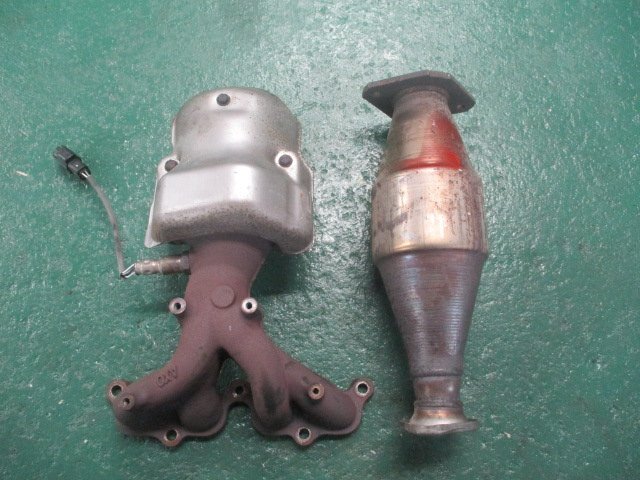 セール，限定セール 535070 AK12/マーチ 日産 純正 触媒 コンバーター キャタライザー エキゾーストパイプ 2個 CR12DE 棚落ち無し ジャンク(触媒)｜売買されたオークション情報、yahooの商品情報をアーカイブ公開 - オ 日産用