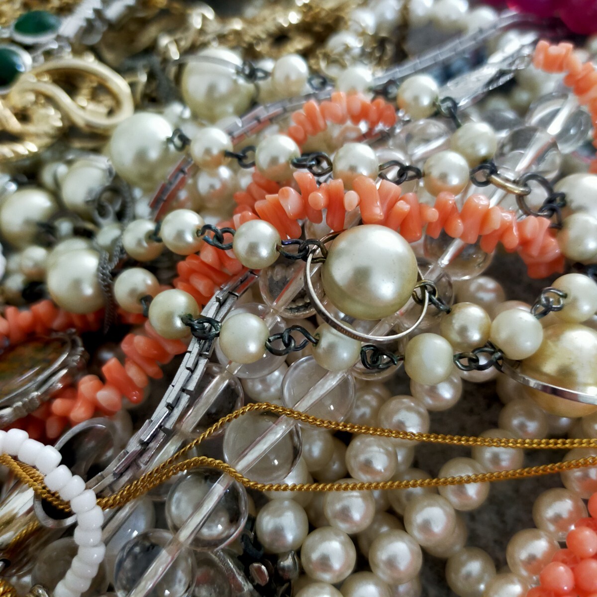 イミテーション アクセサリー まとめ売り 1キロ 遺品整理 アクセサリー 