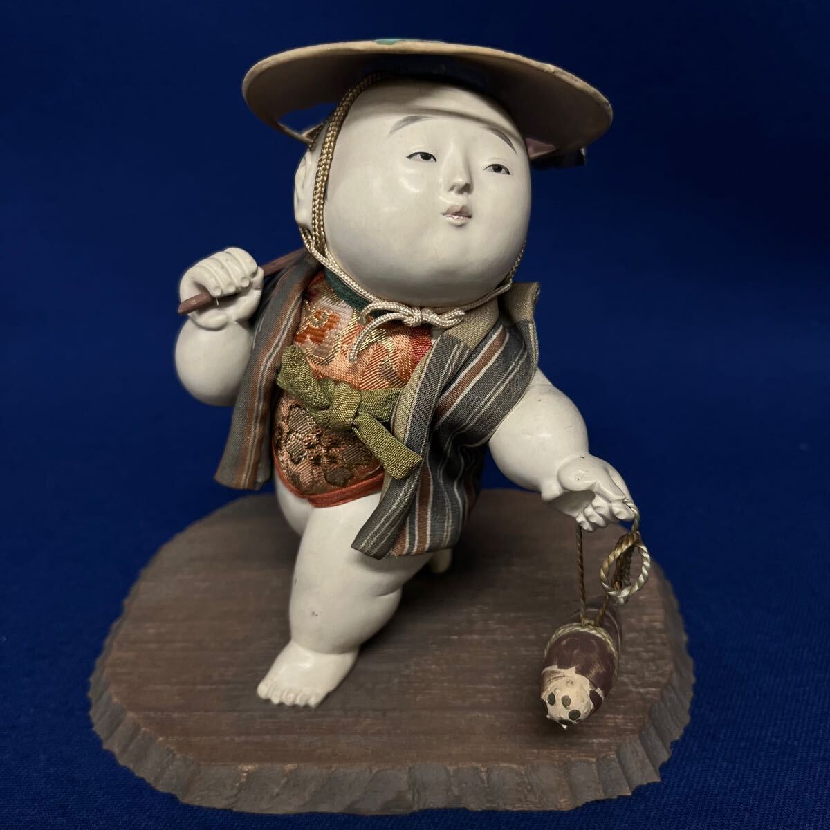 御所人形 岡本玉水　孝子　筍　伝統工芸品 人形師 岡本玉水⁄「孝子⁄筍掘り」⁄御所人形⁄高:17cm⁄共箱⁄日本人形