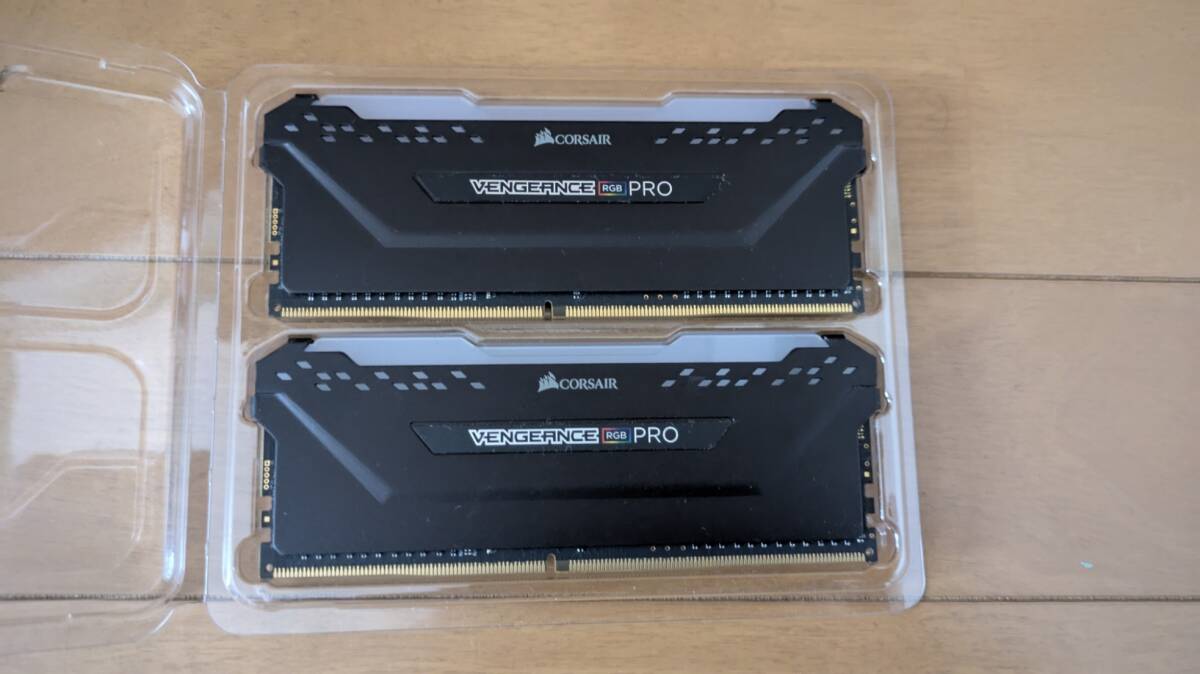 値下げCORSAIR VENGEANCE RGB PRO 8GX2枚とおまけ付き VENGEANCE RGB