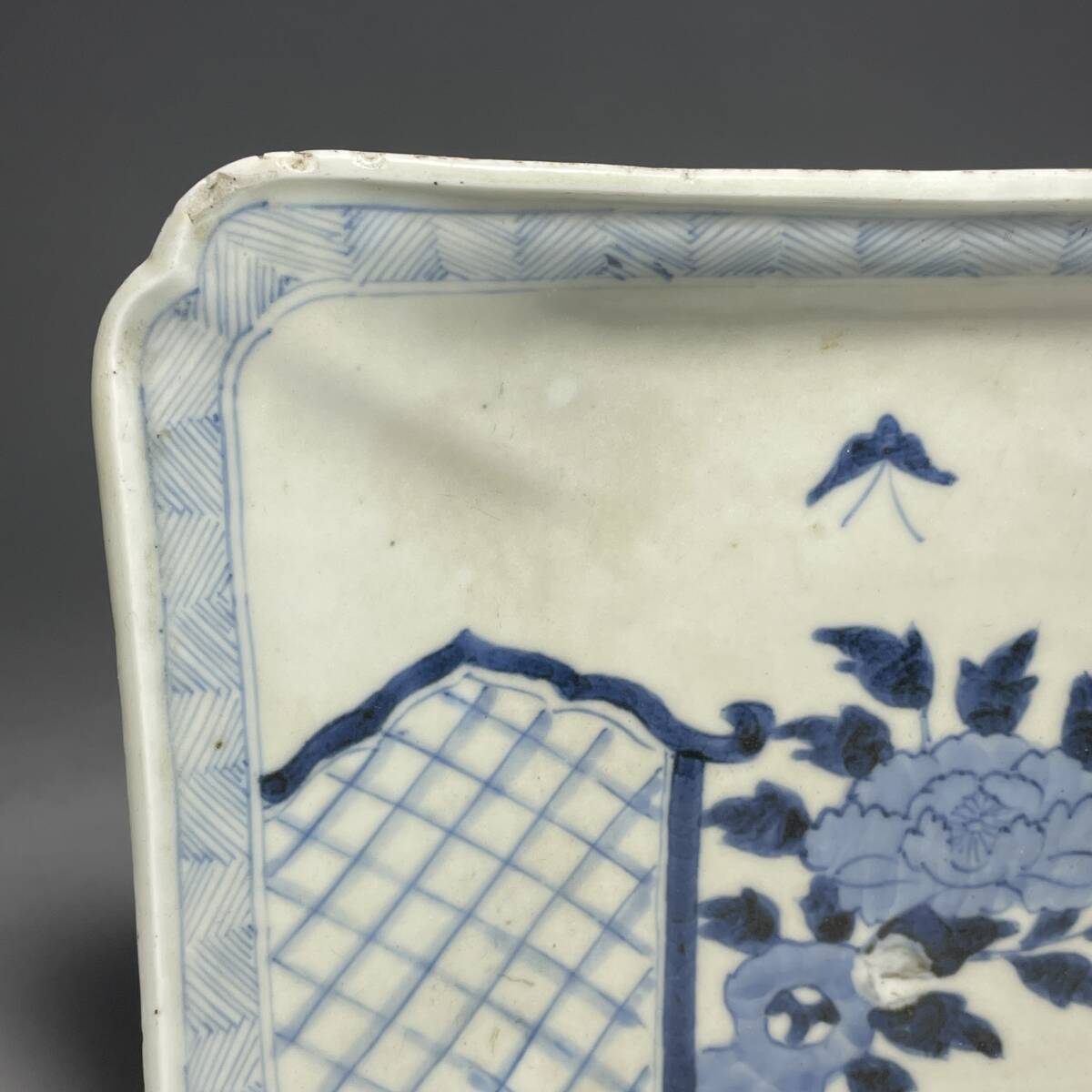 茂蔵】古染付花蝶図角皿 「玩」銘 虫食い 古渡り 唐物 伝世品 菓子器 
