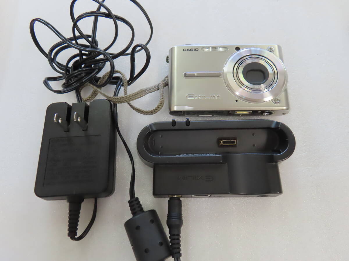 CASIO EXILIM EX-S600 n充電器付き 安い カシオ デジタルカメラ