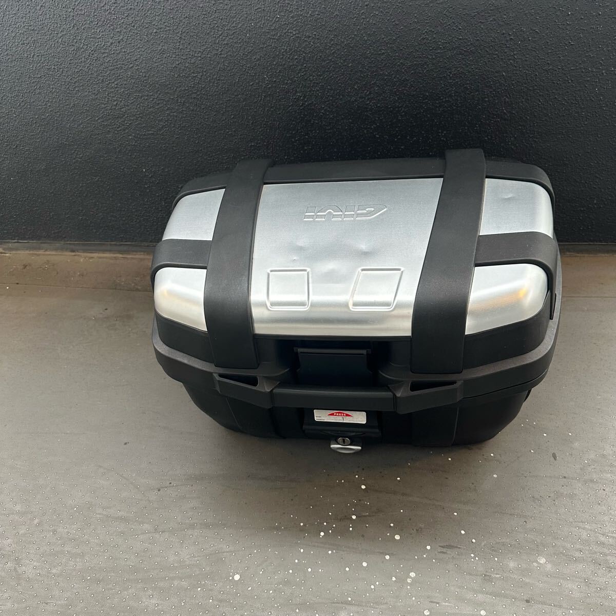 TRK52N TREKKER GIVI 52L｜株式会社デイトナ givi モノキーケース52L 1 