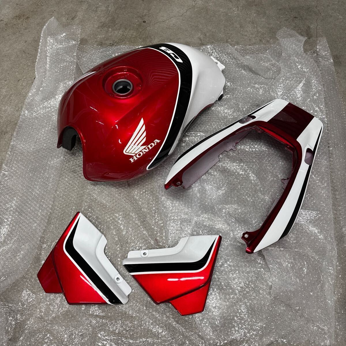 CB400SF nc42 燃料タンク フューエルタンク ガソリンタンク シート