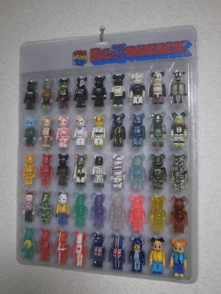 限定　ベアブリック　４５体　ケースセット出品　おまけ付き_1