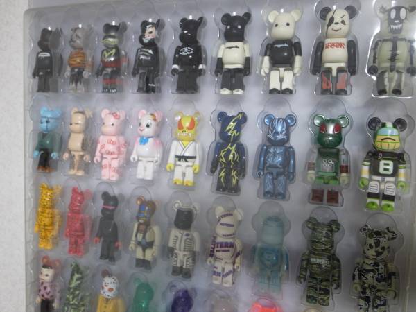 限定　ベアブリック　４５体　ケースセット出品　おまけ付き_2