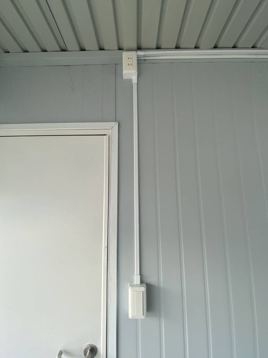【兵庫から発送】ユニットハウス コンテナハウス 店舗 居酒屋 屋上デッキ 階段 ガラスドア カラー オーダー 車庫 ガレージ 2階建 プレハブ_4