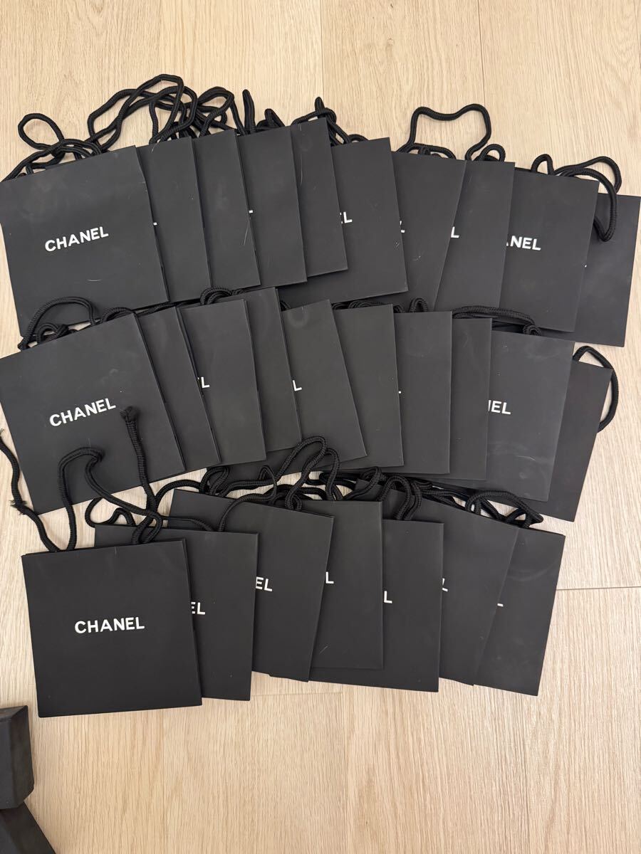 CHANEL ショッパー 空箱 ピアス 大量 紙袋 箱 シャネル アクセサリー用