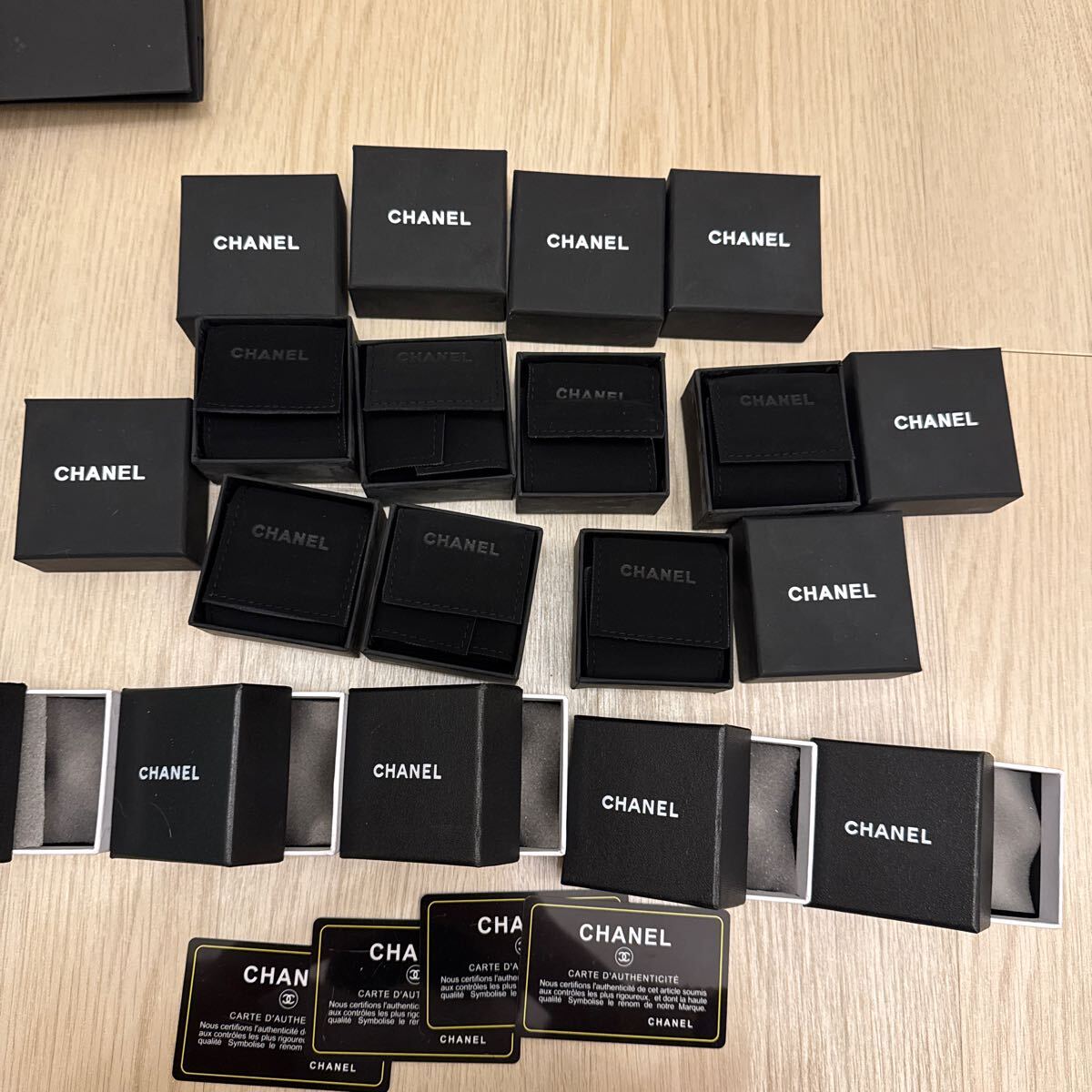 CHANEL ショッパー 空箱 ピアス 大量 紙袋 箱 シャネル アクセサリー用