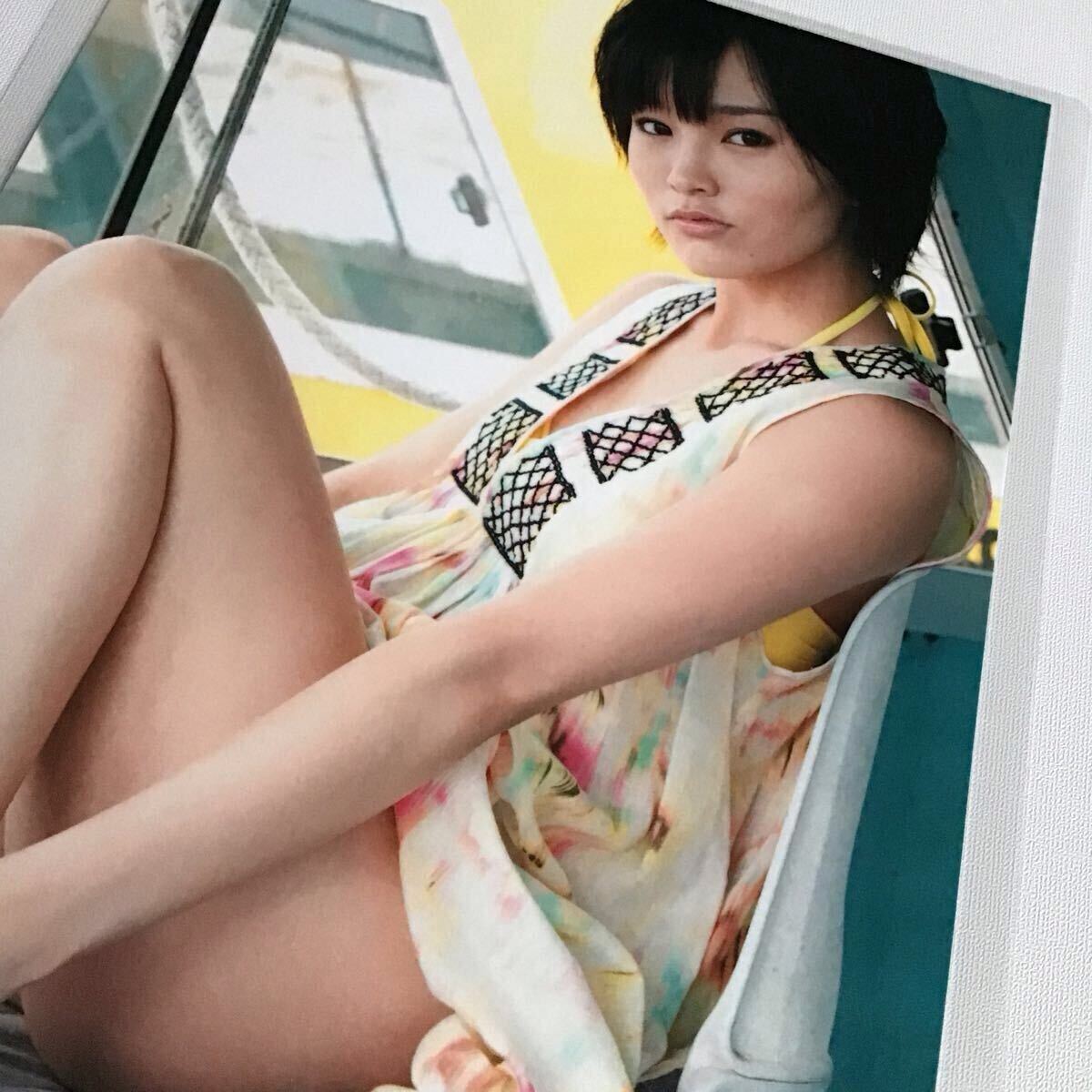 「 山本彩 」写真集 / 100μm ラミネート 雑誌 切り抜き 6P B5 グラビア /アイドル コレクション/ やまもとさやか y510_1