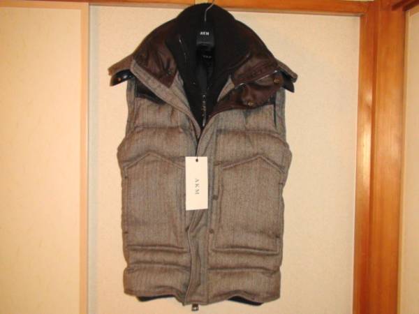 売り切り 美品 10AW AKM ダウンベスト Sサイズ B155(ジャンパー