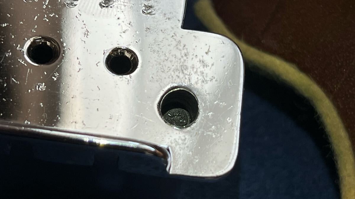 【ジャンク】一体型 トレモロ ブリッジ ダイキャスト fender？ ストラト用_5