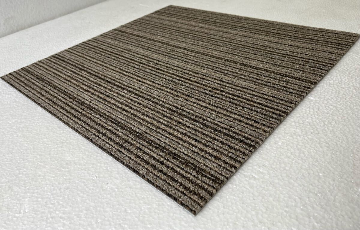 新品.未使用の高級なタイルカーペット　　　(箱入り) (日本製) 50×50 120枚　ブラウンストライプ　100円スタート！maronDNT-782P_1