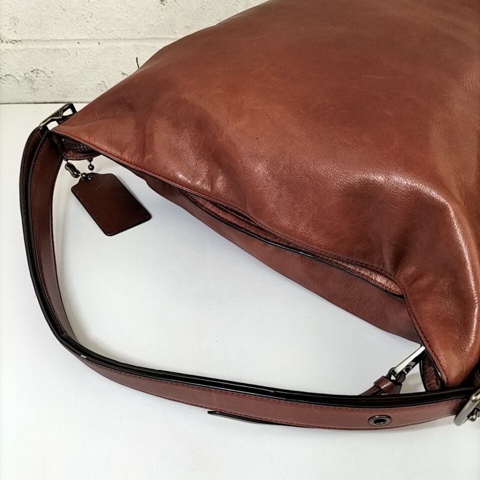 美品★COACH コーチ トートバッグ ワンショルダー 肩掛け 大容量 チャーム COACH 】 コーチ ロゴチャーム付き レザー バケツ型 ワンショルダー