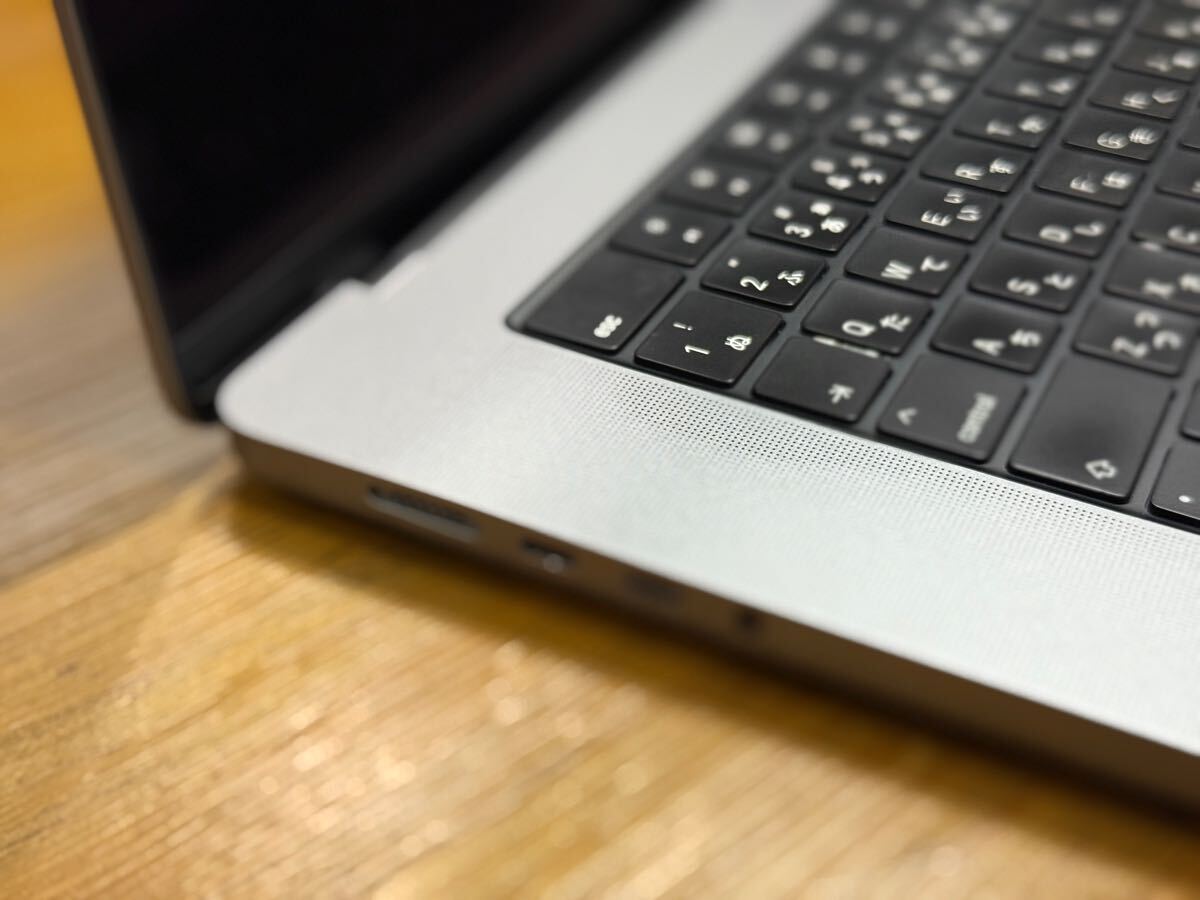 M1 Max フルスペック MacBook Pro 16インチ スペースグレー 10コアCPU / 32コアGPU / 64GB メモリ/ 8TB SSD_5