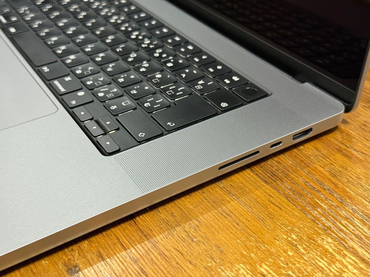M1 Max フルスペック MacBook Pro 16インチ スペースグレー 10コアCPU / 32コアGPU / 64GB メモリ/ 8TB SSD_6