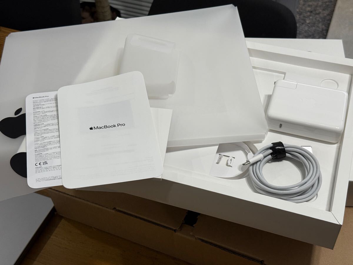 M1 Max フルスペック MacBook Pro 16インチ スペースグレー 10コアCPU / 32コアGPU / 64GB メモリ/ 8TB SSD_9