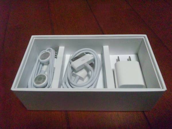 iphone 4s white 64GB　新品未使用_3
