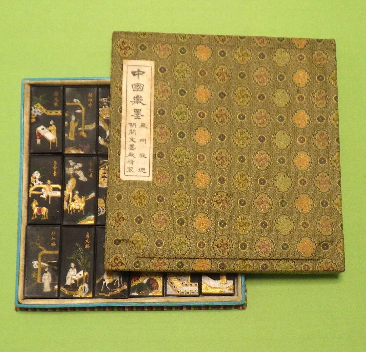 未使用　中国鐵墨　18個入 / 　古墨 書画墨 唐墨_1