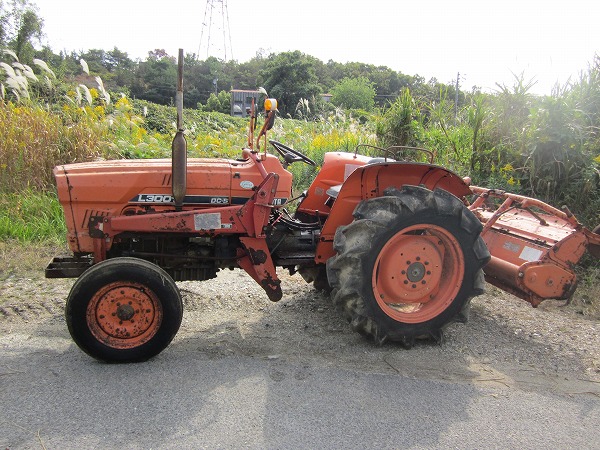 中古 KUBOTA クボタ トラクター L3001DT 30馬力 ローダー付き(車体