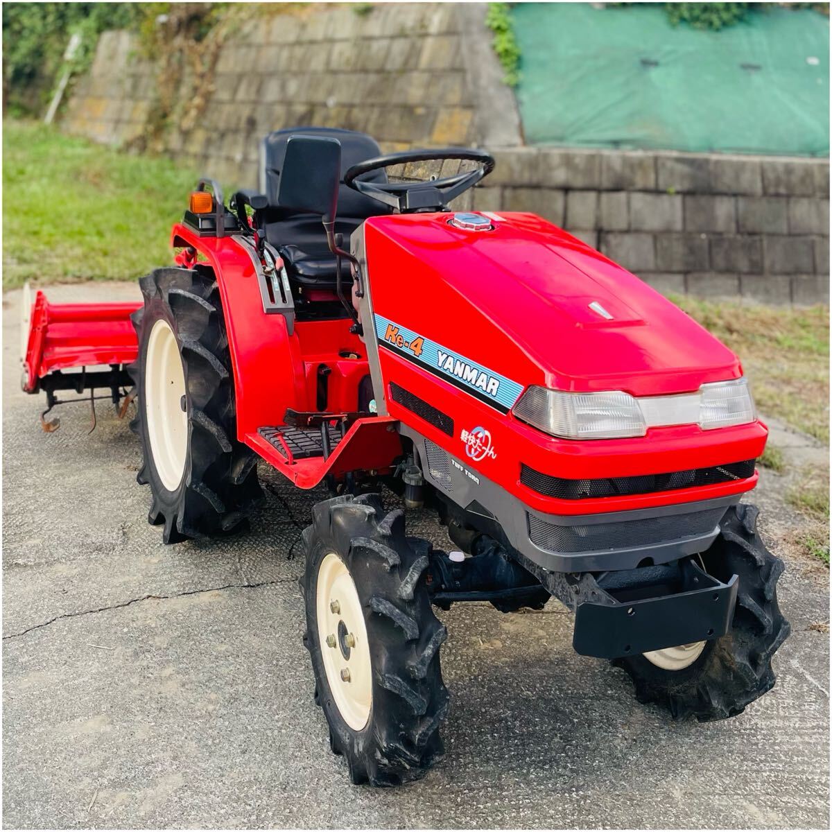 ☆ヤンマー トラクター KE-4 ☆14馬力 ☆4WD ☆411 時間(車体)｜売買 