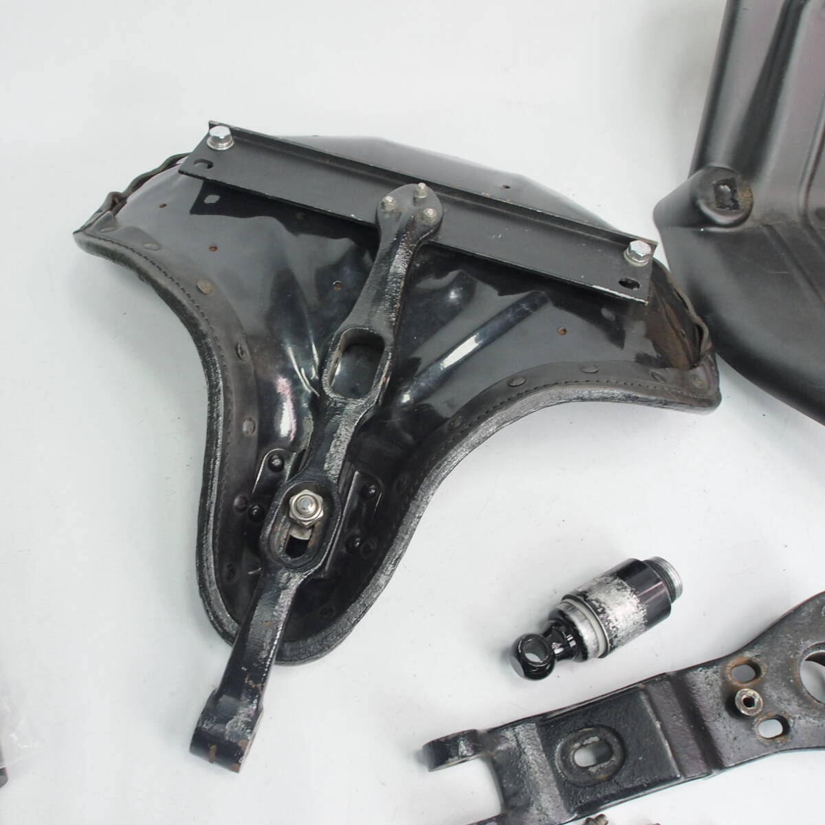 ハーレー ソロシート サドルシート ポリスシート ショベル エボ V-TWIN