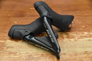 【完成車外し】シマノ 105 Di2 ST-R7170 STIレバー デュアルコントロールレバー SHIMANO
