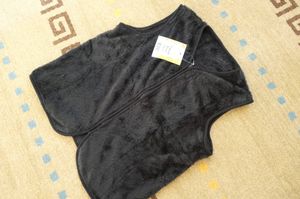 【新品・送料無料】フリース　ボア　ベスト　チョッキ　黒　フリーサイズ（メンズM位）ノ