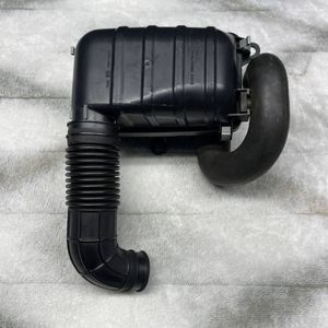 #5584-5 スズキ純正　ジムニー　JB23　エアクリーナーボックス